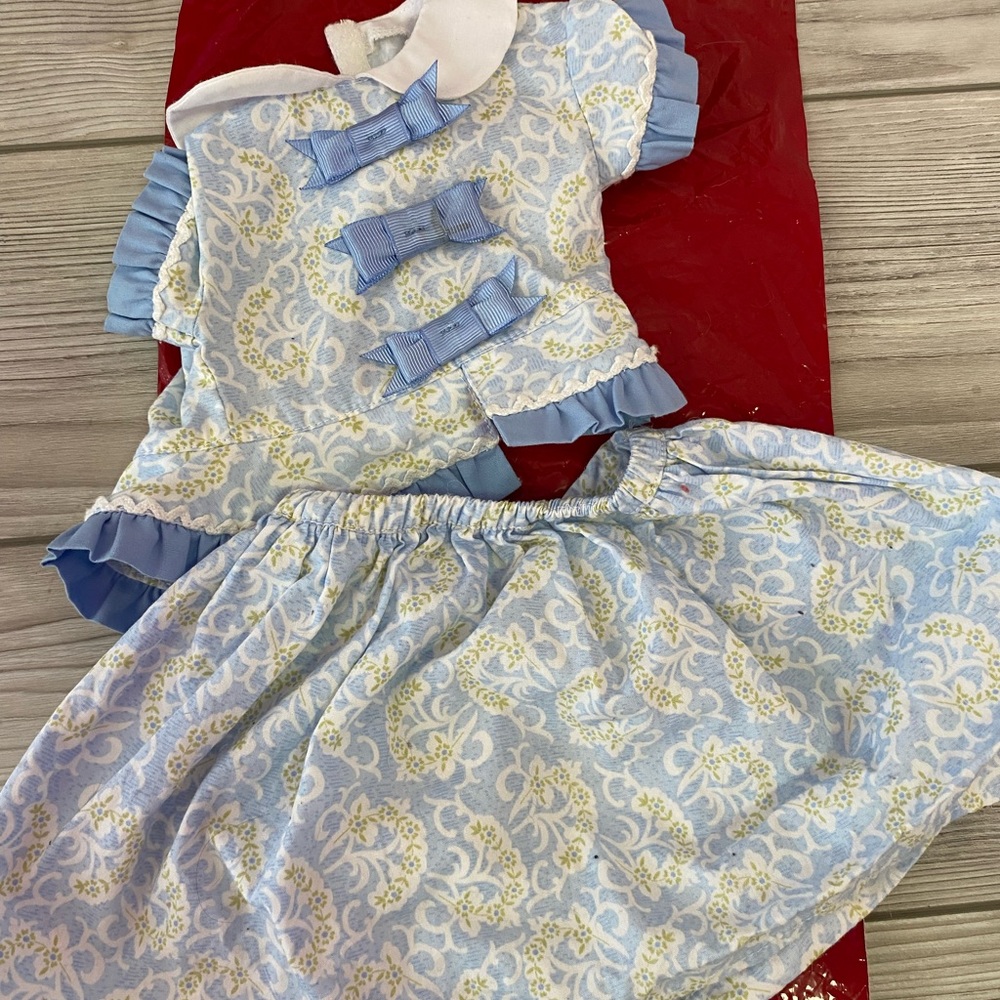 Marie Grace and Cecile complete outfit